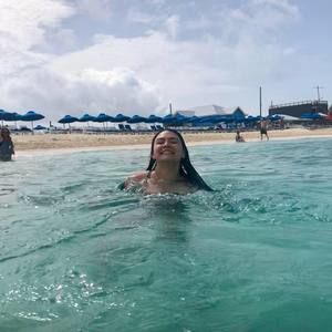 Meet your Posher, Stephanie